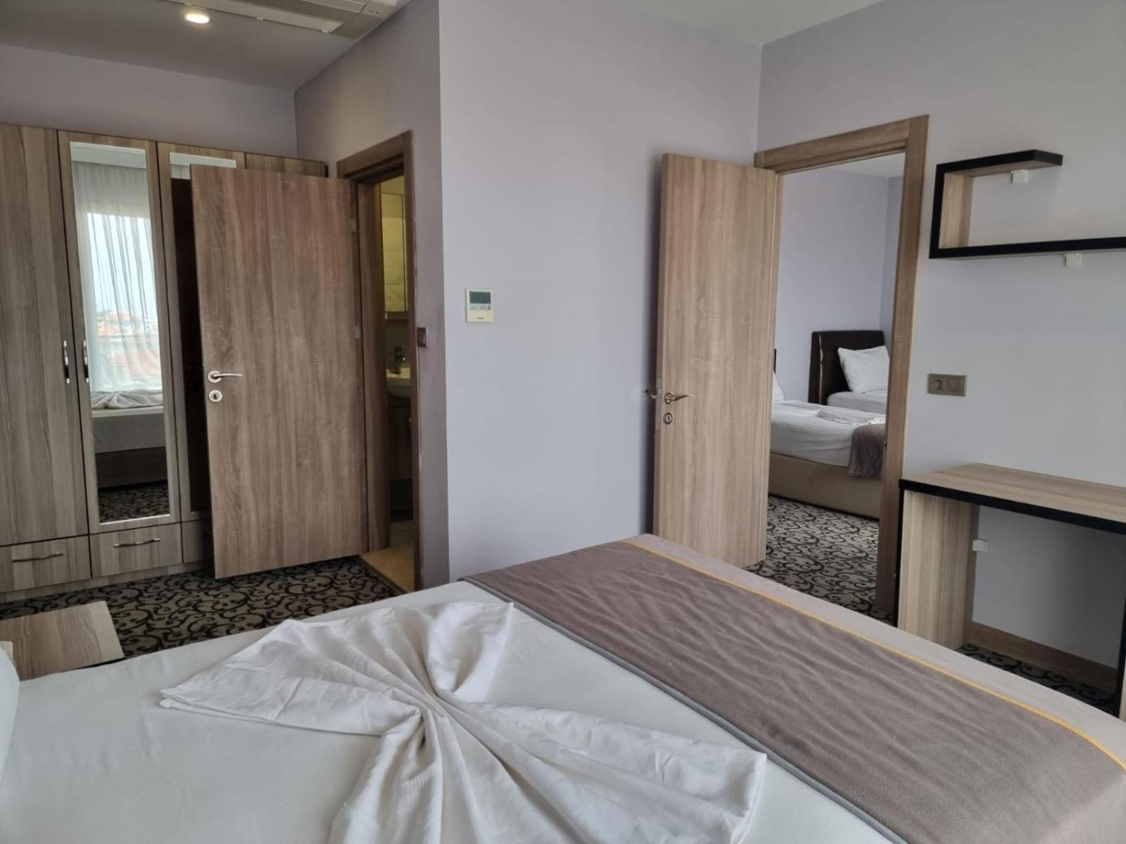 Elisa Hotel Ayvalı Buitenkant foto