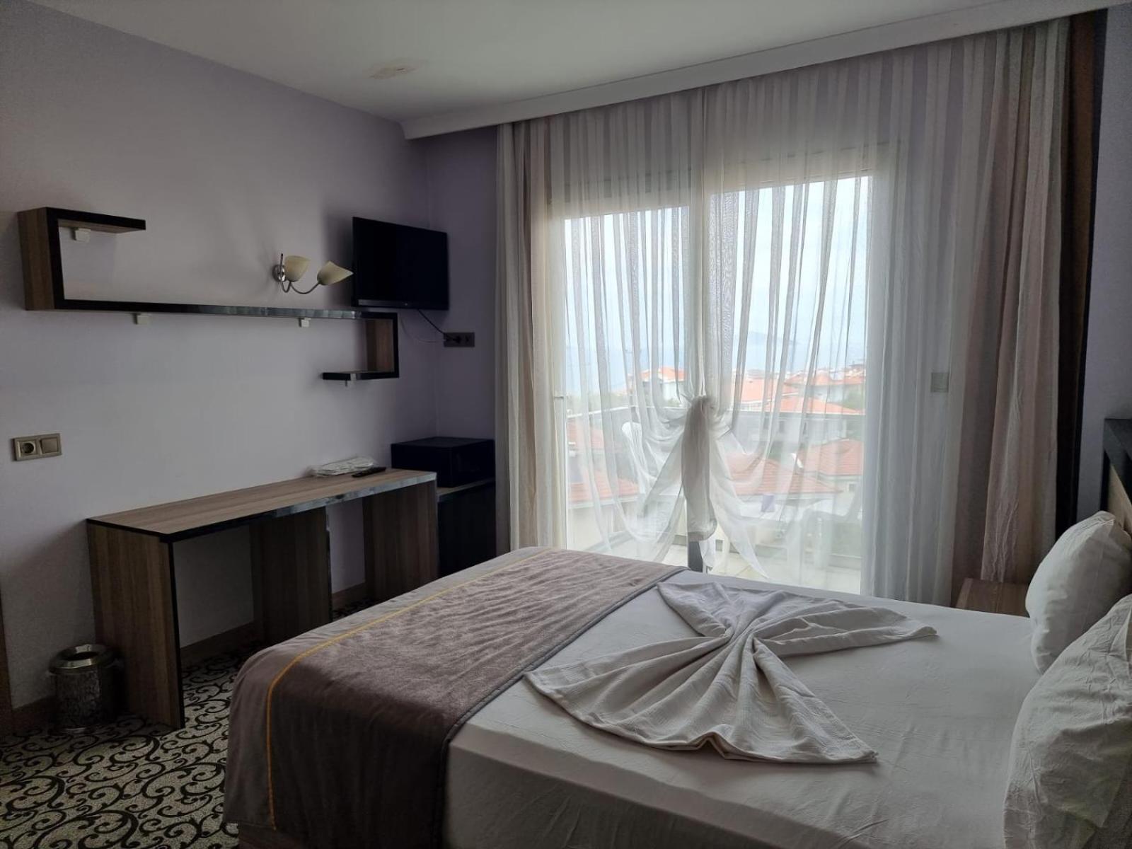 Elisa Hotel Ayvalı Buitenkant foto