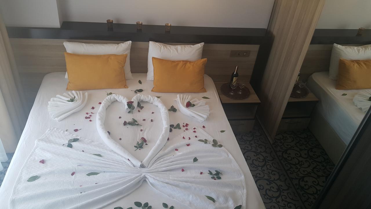 Elisa Hotel Ayvalı Buitenkant foto
